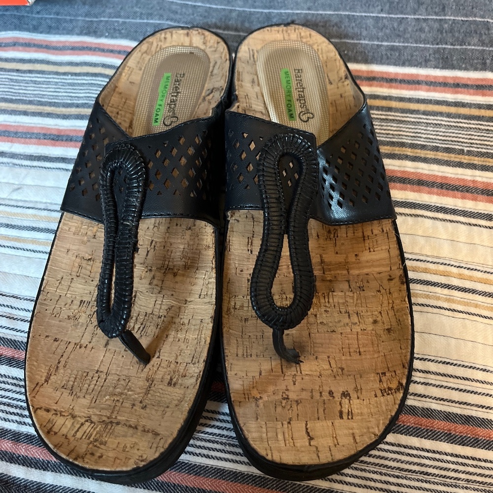 Black Baretraps sandals